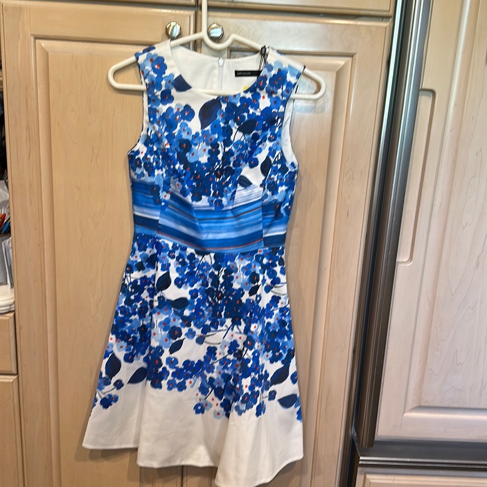 Karen Millen brand new never worn with tags floral pattern dress size 4